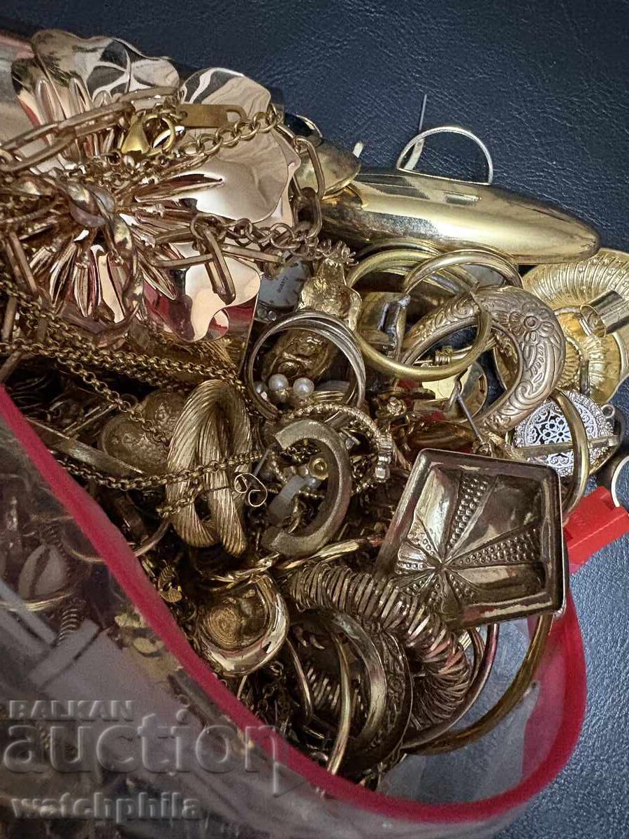 Bijuterii vechi placate cu aur, ceasuri și broșe. 4,500 kg - 5