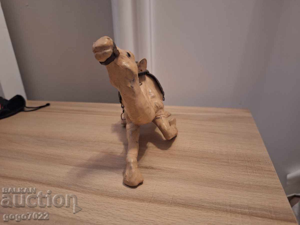 Licitație Figurină din piele de cămilă
