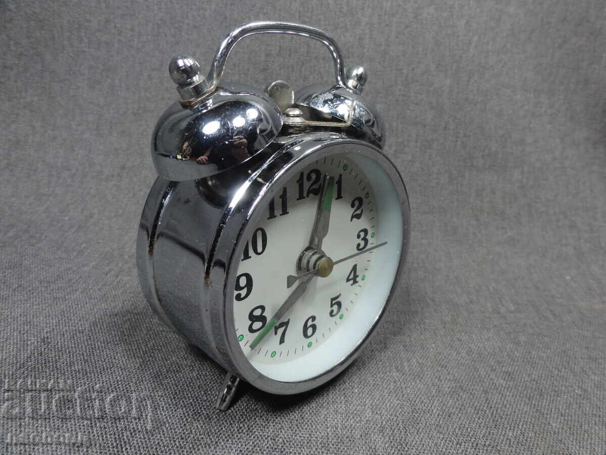 Auction  BZC OLD RETRO MECHANICAL CLOCK ALARM CLOCK