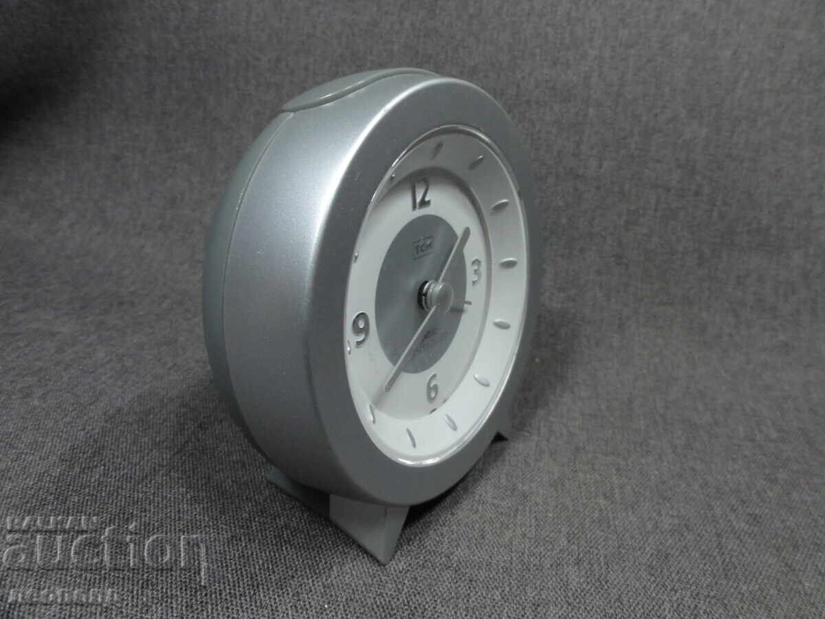 Auction  BZC STAR RETRO QUARTZ ALARM CLOCK TCM RADIO CONTROLLED