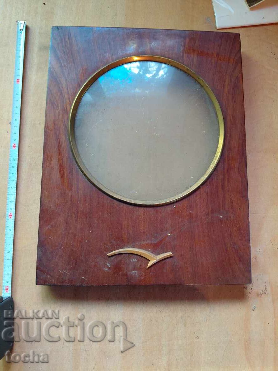 Capac de cutie de perete Yantar