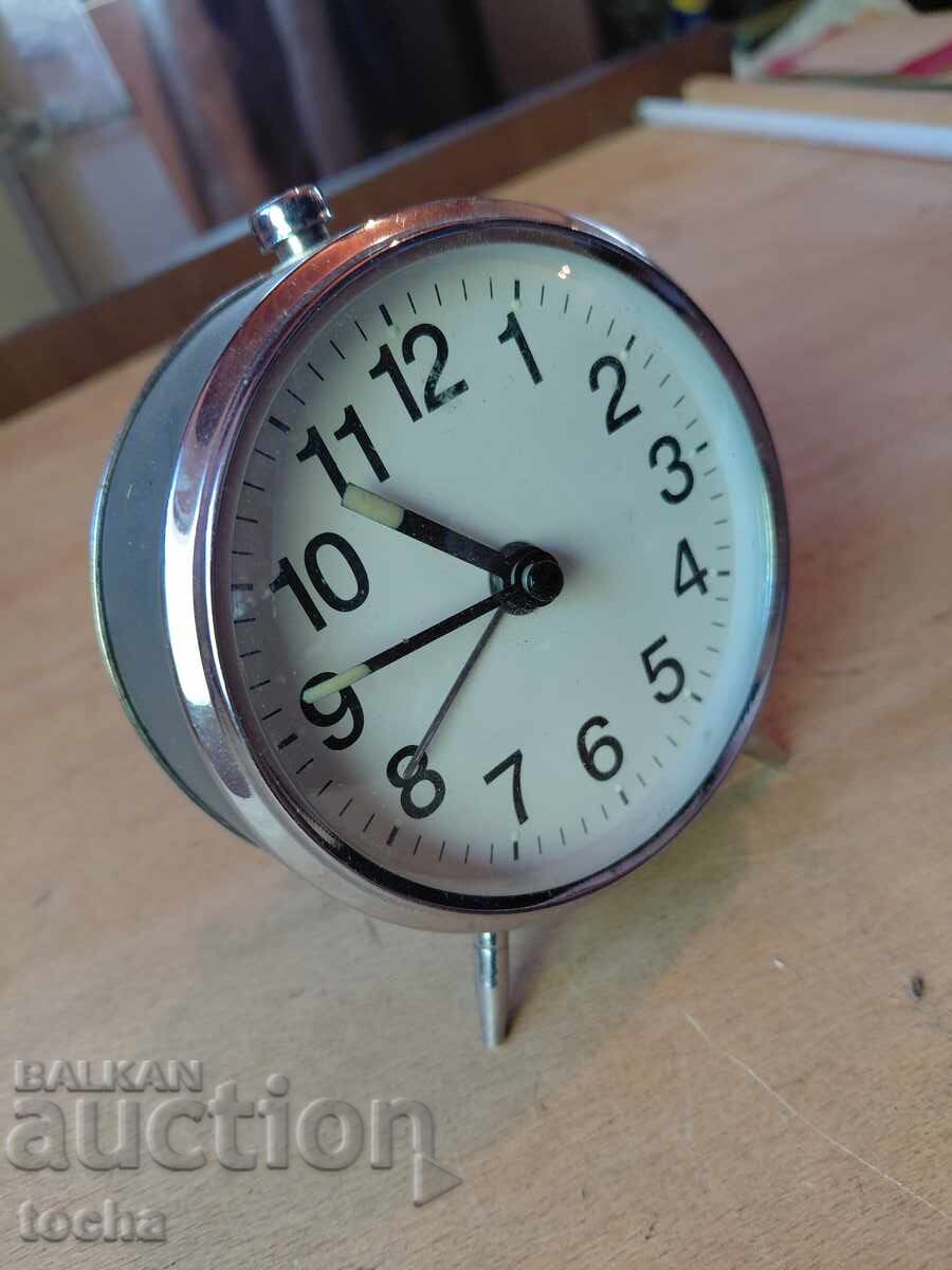 ceas deșteptător vechi, perfect cu preț € 6.50 | 12.71 BGN