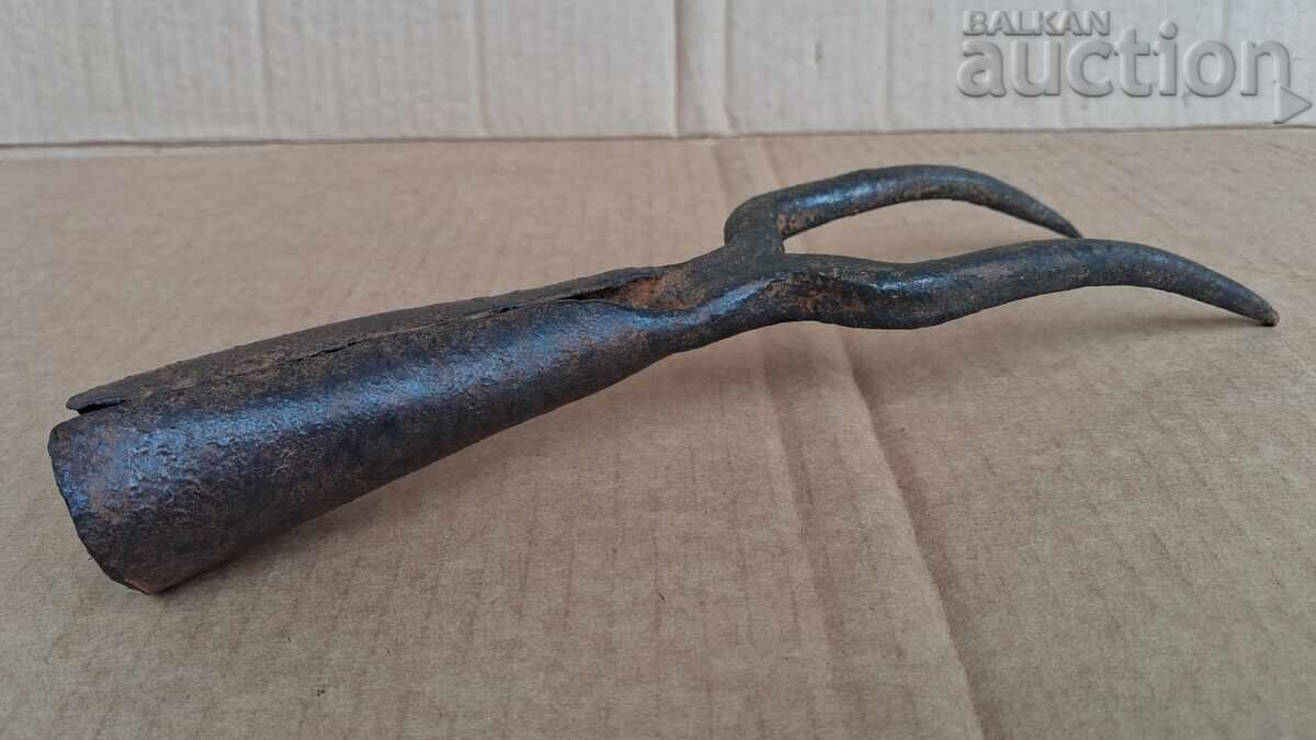 Livrarea vilă antică replică trident Livrarea vilă antică replică trident