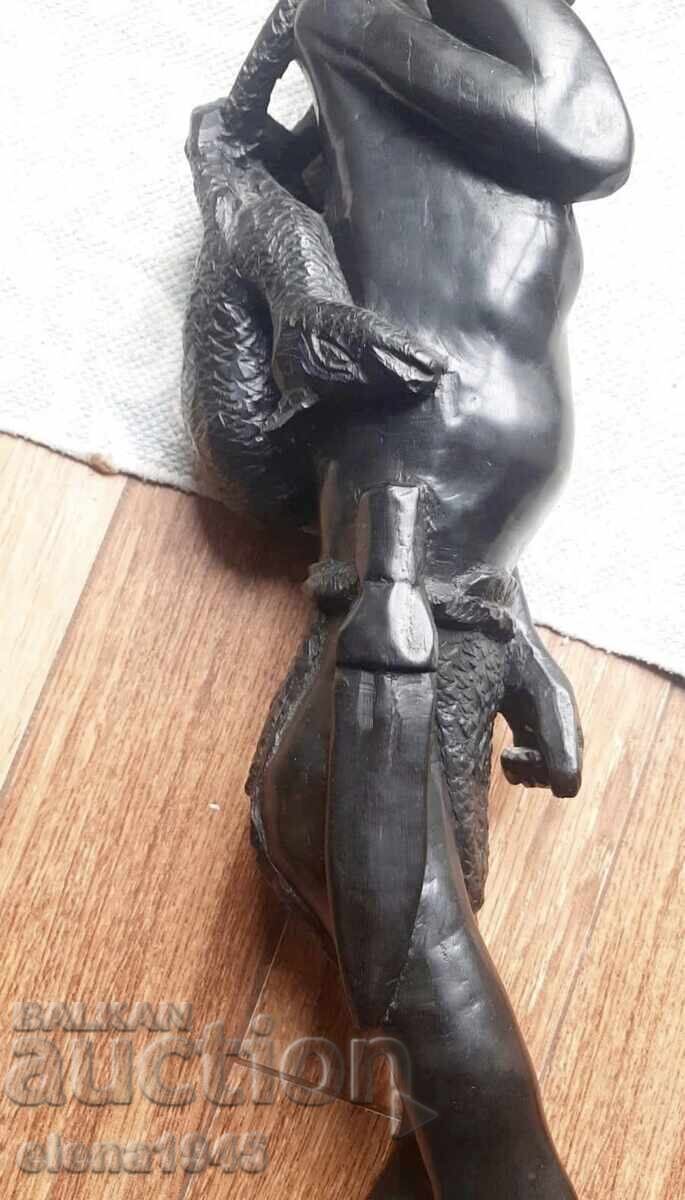 Livrarea Figurină africană masculină antică sculptată manual Livrarea Figurină africană masculină antică sculptată manual