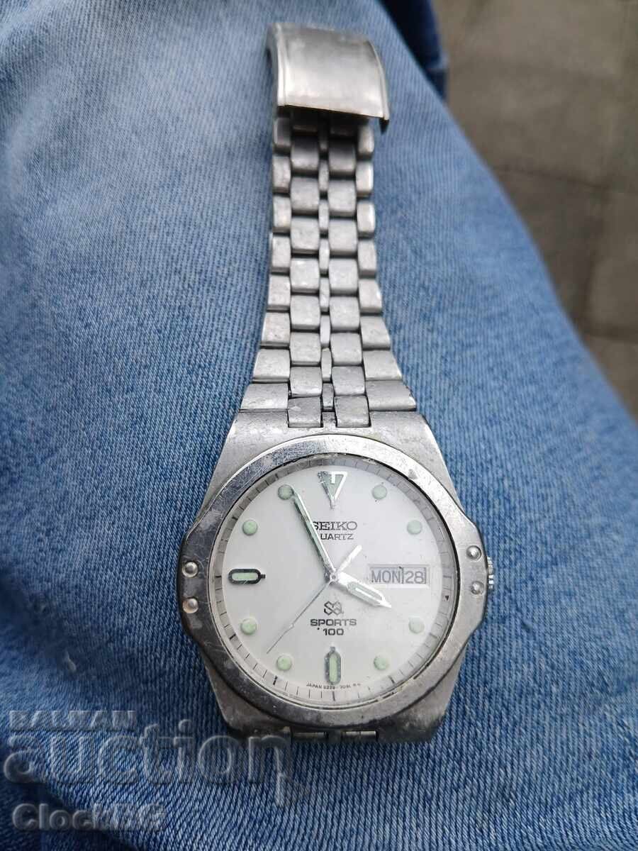 Seiko Sports 100 Quartz