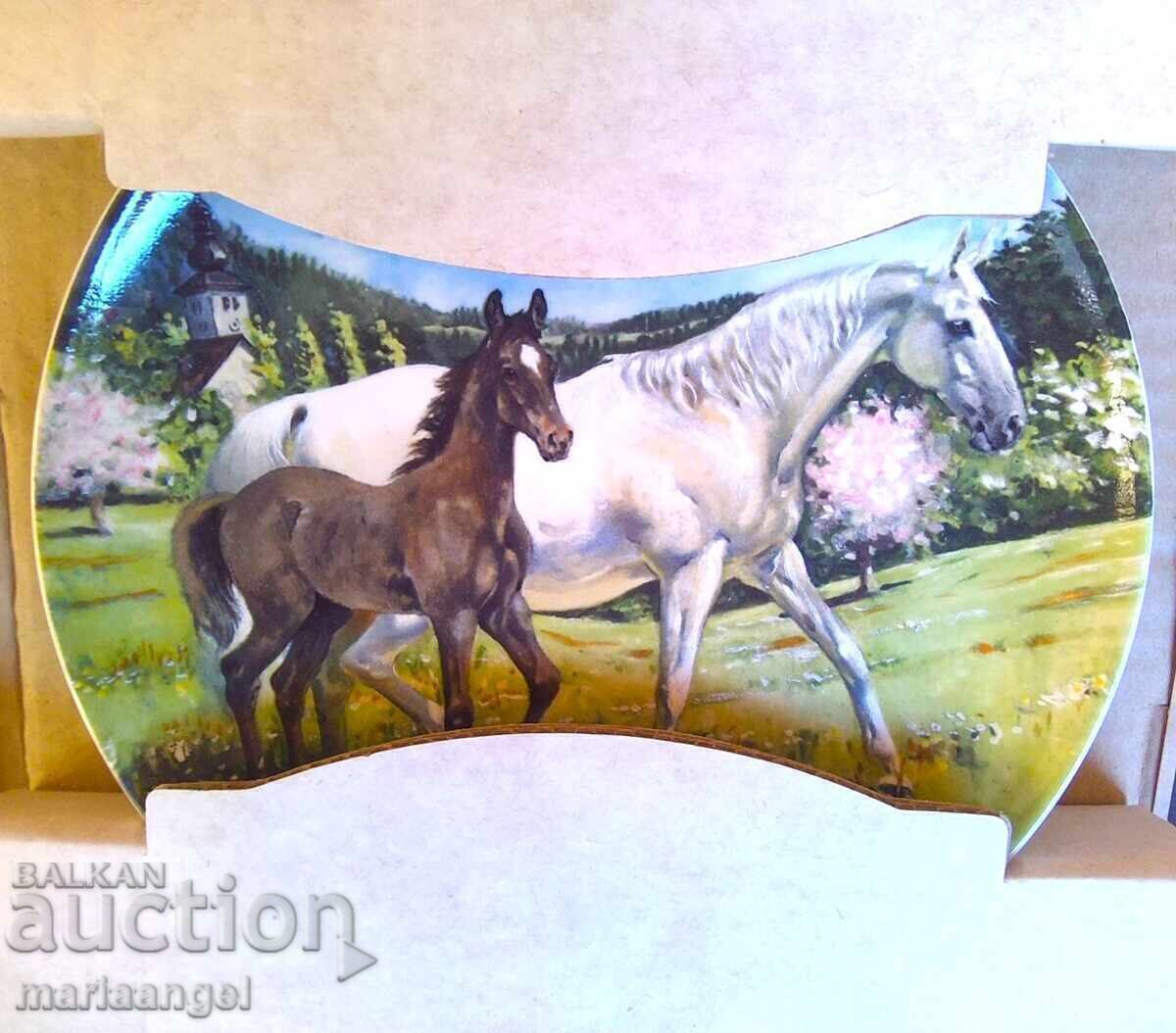 Farfurie de porțelan Anglia The best horses certificat, cutie cu preț € 5.77 | 11.29 BGN Farfurie de porțelan Anglia The best horses certificat, cutie cu preț € 5.77 | 11.29 BGN
