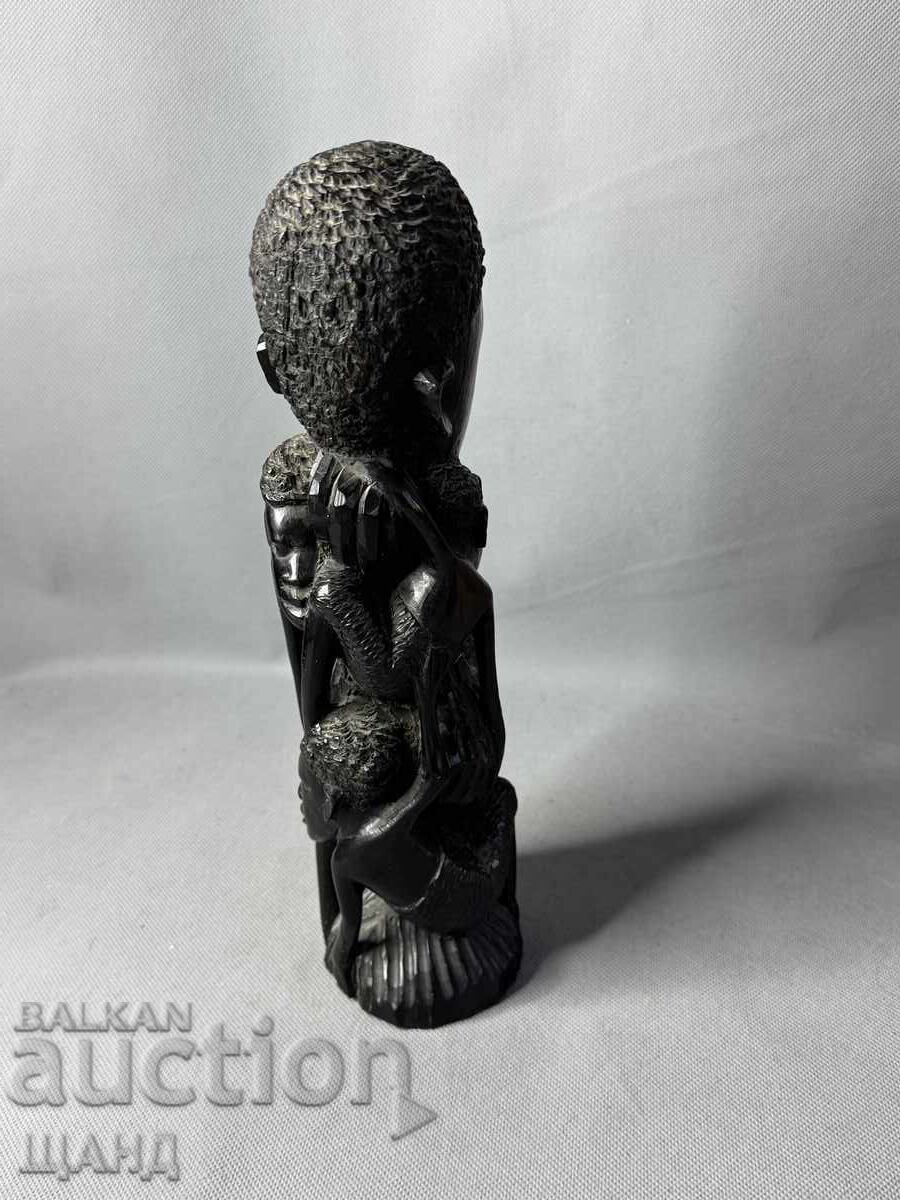 Licitație Statuetă africană veche lucrată manual din abanos 27 cm