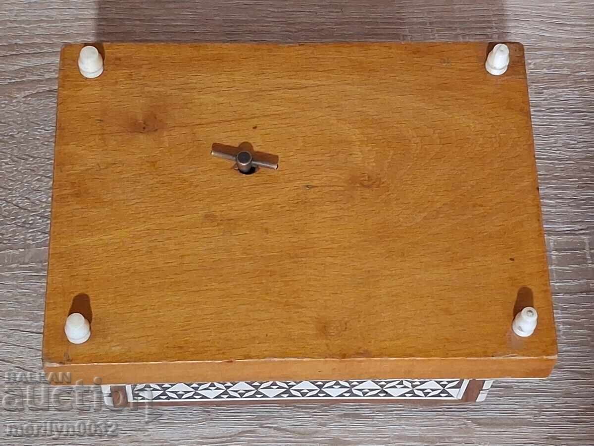 Cutie veche de țigări, tabacheră, portțigaret cu preț € 29.90 | 58.48 BGN