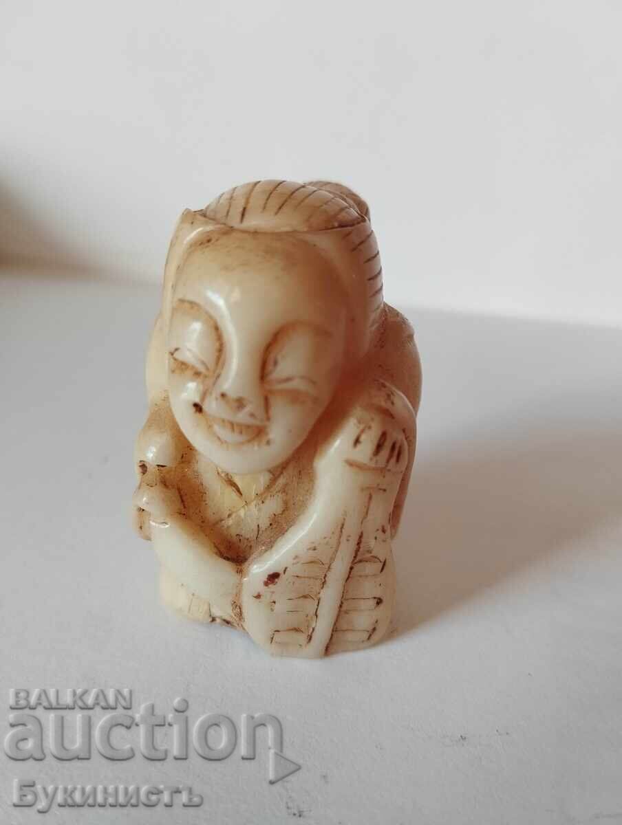 NETSUKE NETSKE cu preț € 115.00 | 224.92 BGN NETSUKE NETSKE cu preț € 115.00 | 224.92 BGN