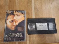 Βιντεοκασέτα VHS - Αυτό ξεκίνησε τον Σεπτέμβριο