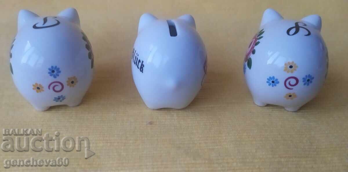 Licitație Trei purceluși din porțelan vintage
