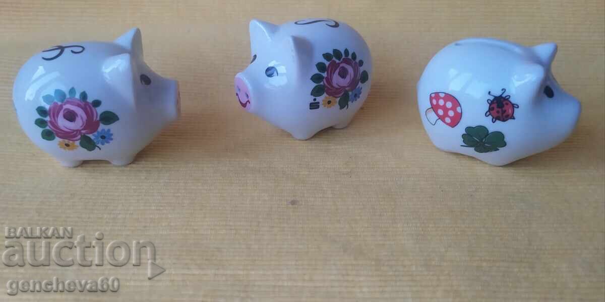 Livrarea Trei purceluși din porțelan vintage