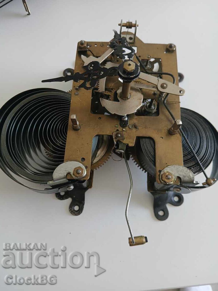 antique German clock movement с цена € 3.00 | 5.87 лв.