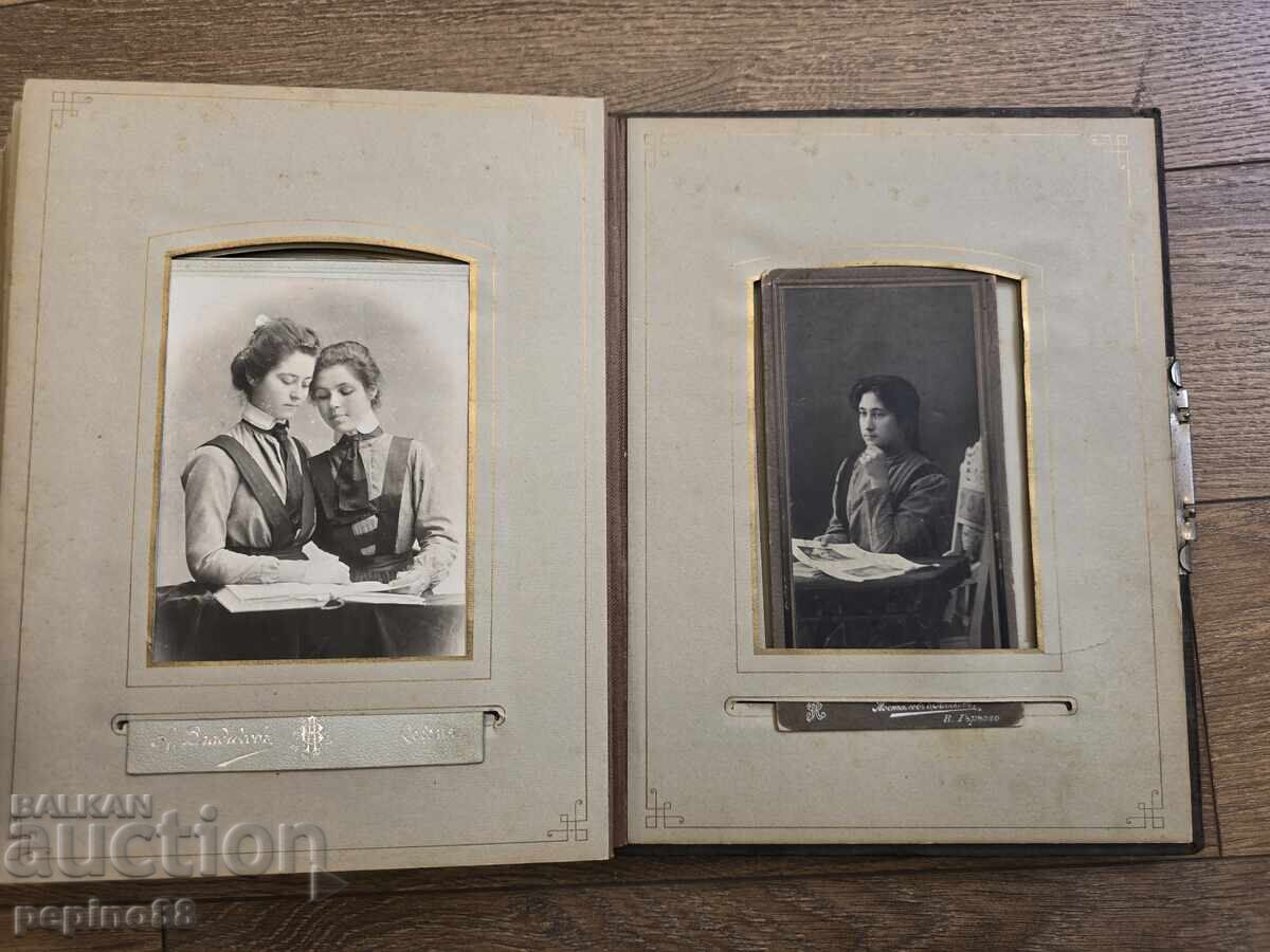 Auction Family royal photo album from the end of the 19th century Auction Family royal photo album from the end of the 19th century