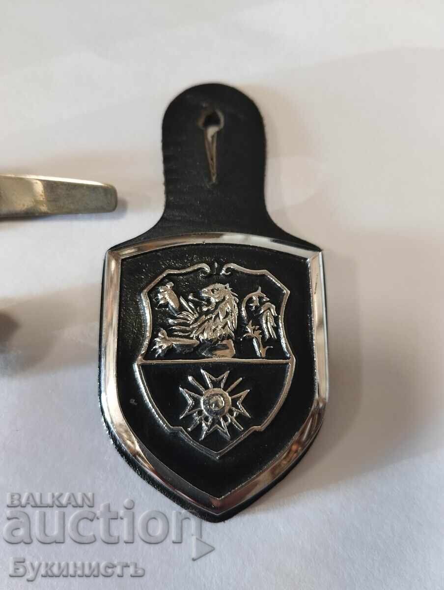 LOT! INSIGNĂ PIEPT + 2 BUC. INSIGNE - BA cu preț € 30.00 | 58.68 BGN