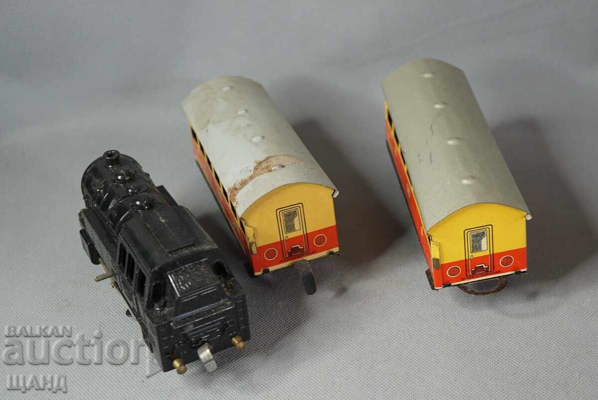 Lot jucării vechi nemțești din metal locomotivă, vagoane - 5 Lot jucării vechi nemțești din metal locomotivă, vagoane - 5