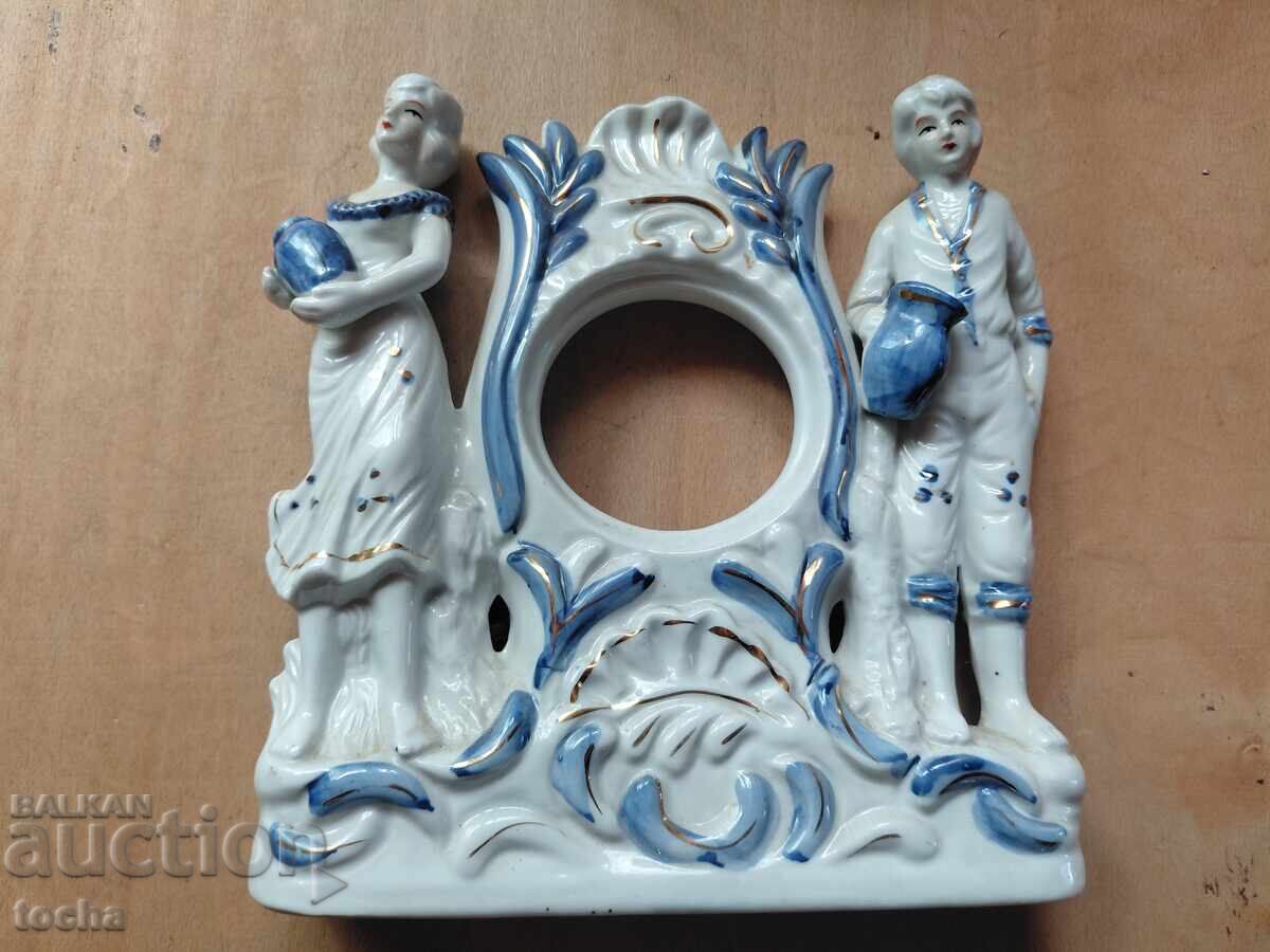 A doua bază rafinată din porțelan pentru ceas
