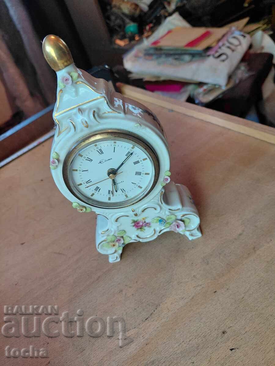Licitație porțelan de masă