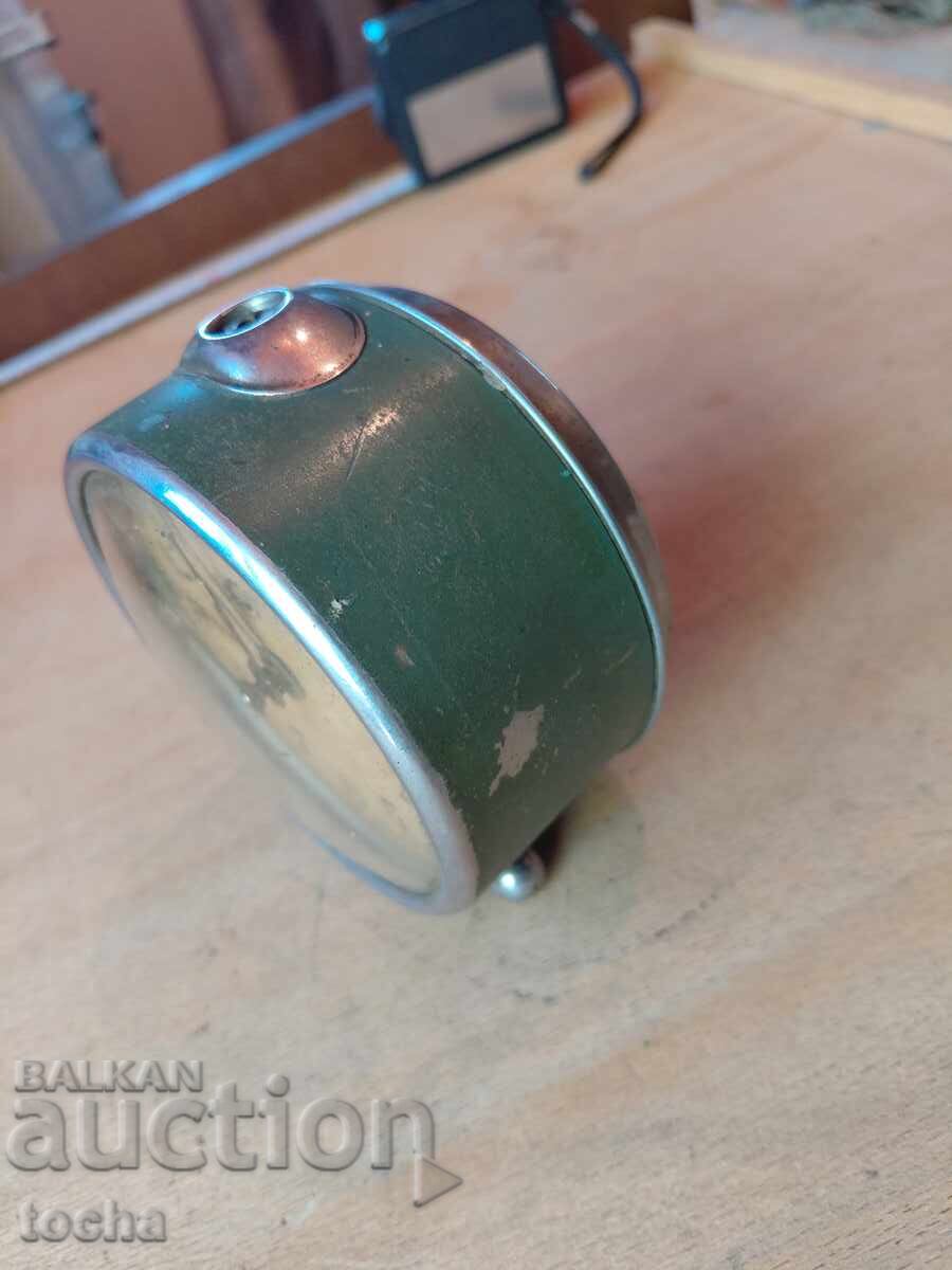 ceas deșteptător rusesc vechi cu preț € 3.00 | 5.87 BGN