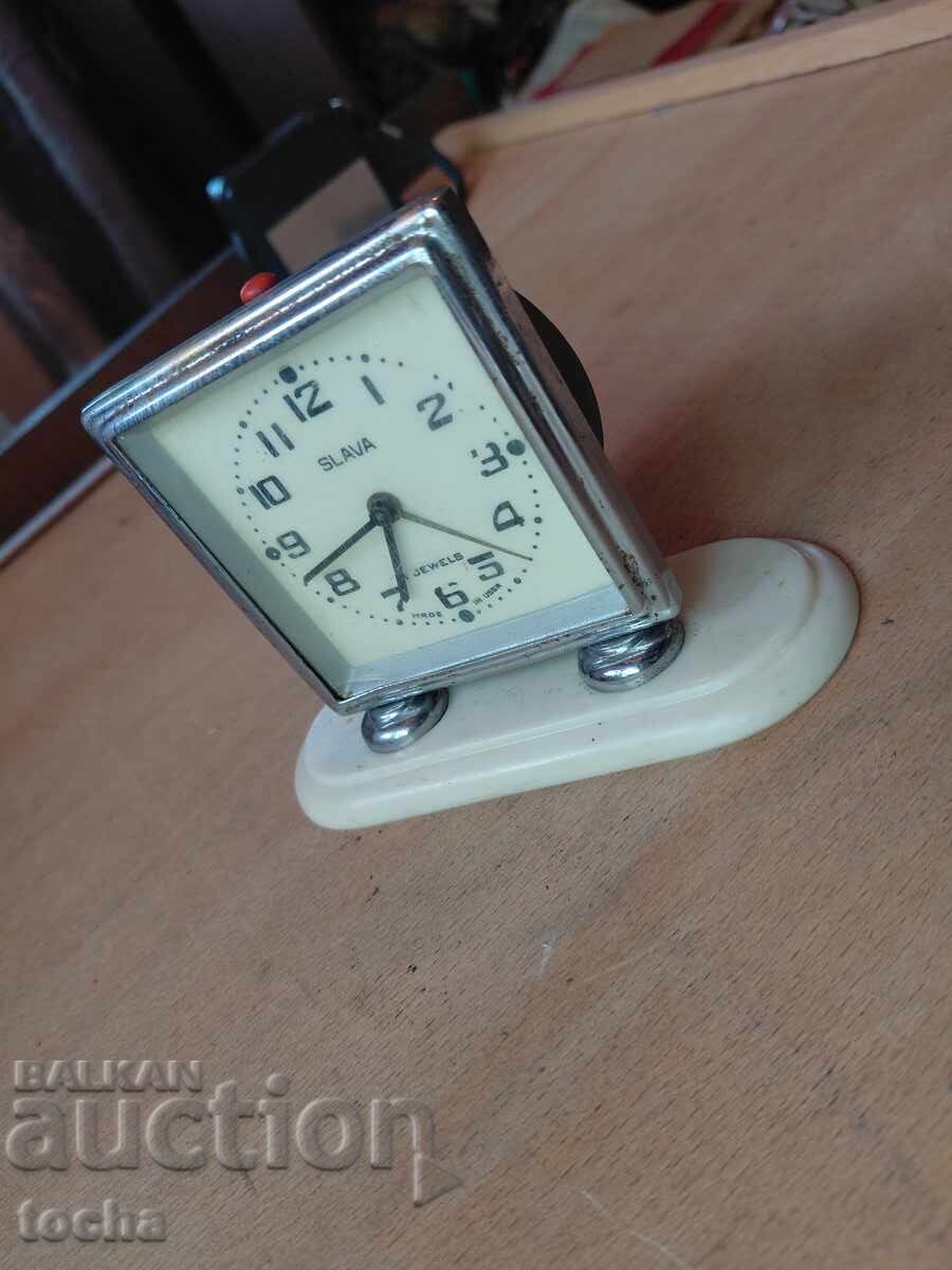 ceas deșteptător rusesc vechi cu preț € 22.21 | 43.44 BGN