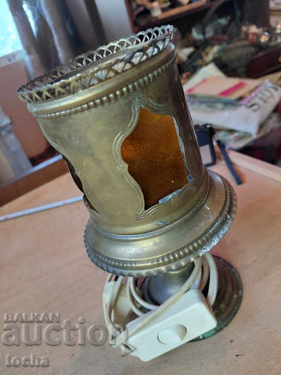Lampă veche nr. 16, alamă/bronz cu preț € 7.57 | 14.81 BGN