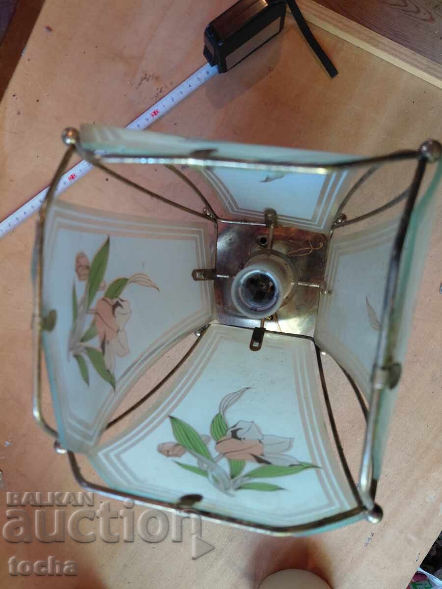 Livrarea Lampă veche nr. 17, vitraliu