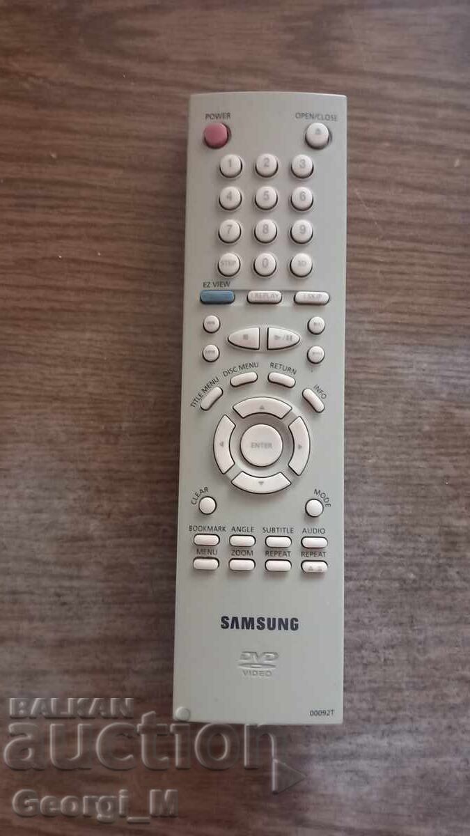 Telecomandă pentru DVD Samsung din 2001. Cablu de rețea