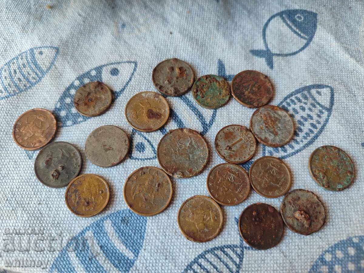 Lot of damaged Bulgarian stotinki with price € 0.99 | 1.94 BGN