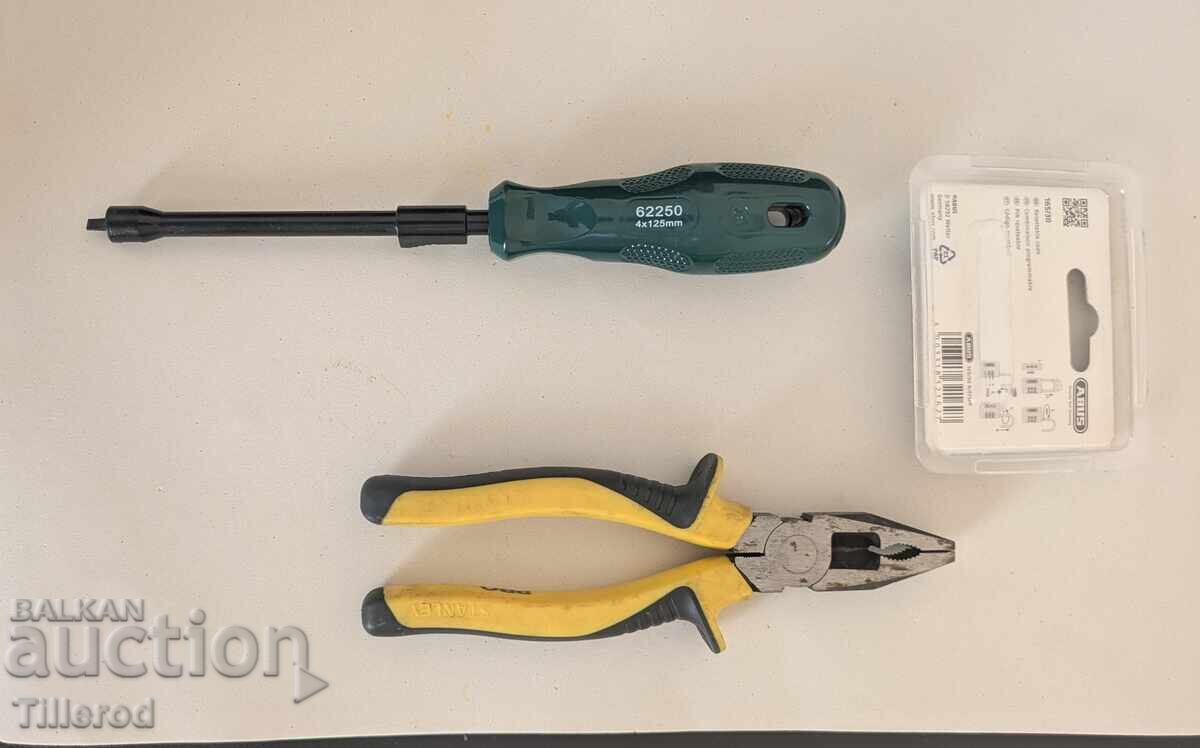 Golesc debara: Unelte SATA, Stanley și lacăt cu preț € 5.00 | 9.78 BGN Golesc debara: Unelte SATA, Stanley și lacăt cu preț € 5.00 | 9.78 BGN