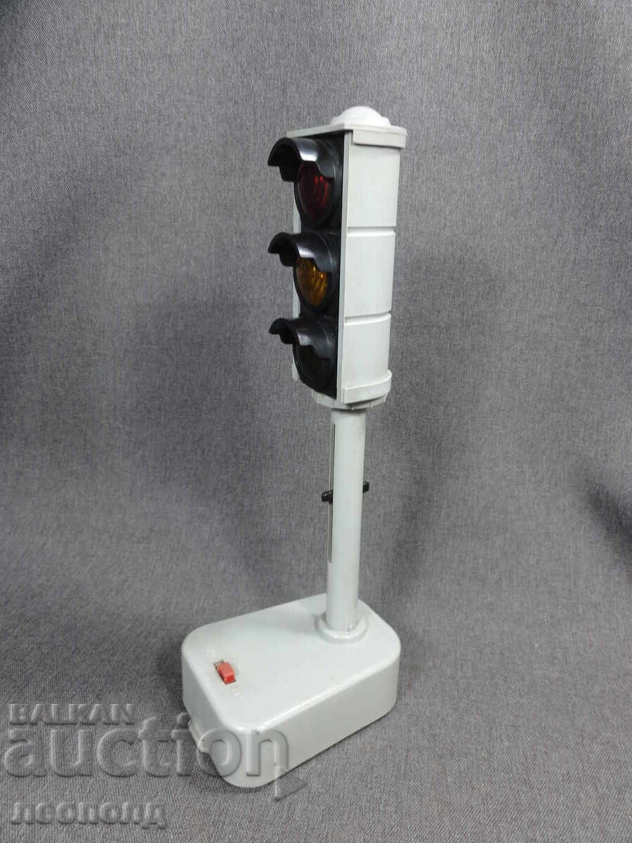 OLD RETRO SOC USSR PLASTIC TOY TRAFFIC LIGHT OLD RETRO SOC USSR PLASTIC TOY TRAFFIC LIGHT