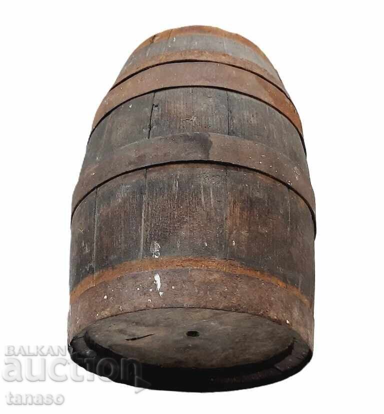 Butoi vechi din lemn, butoiaș, decor rustic cu preț € 38.00 | 74.32 BGN