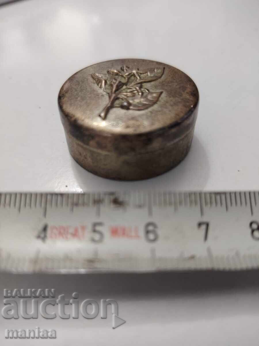 Старинна сребърна кутийка с цена € 40.00 | 78.23 лв.