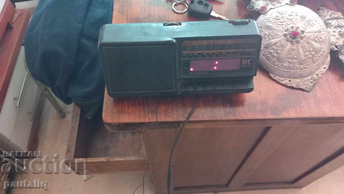 Радио часовник MEKOSONIC с цена € 5.00 | 9.78 лв.