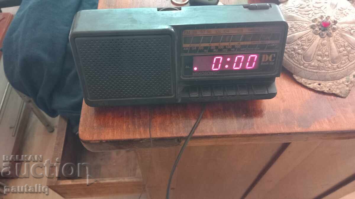 Радио часовник MEKOSONIC