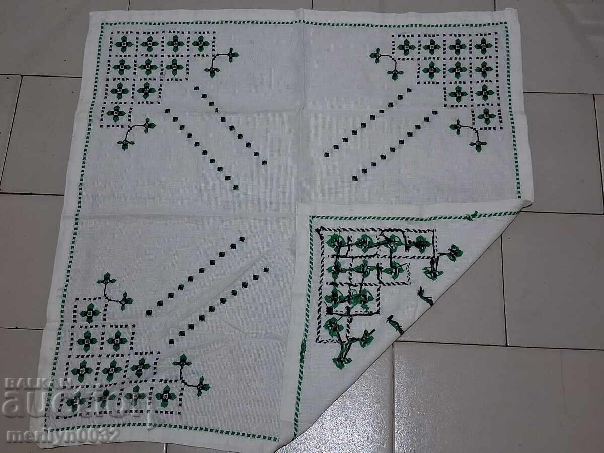 Licitație Cec brodat vechi, fata de masa, milo, broderie bulgara