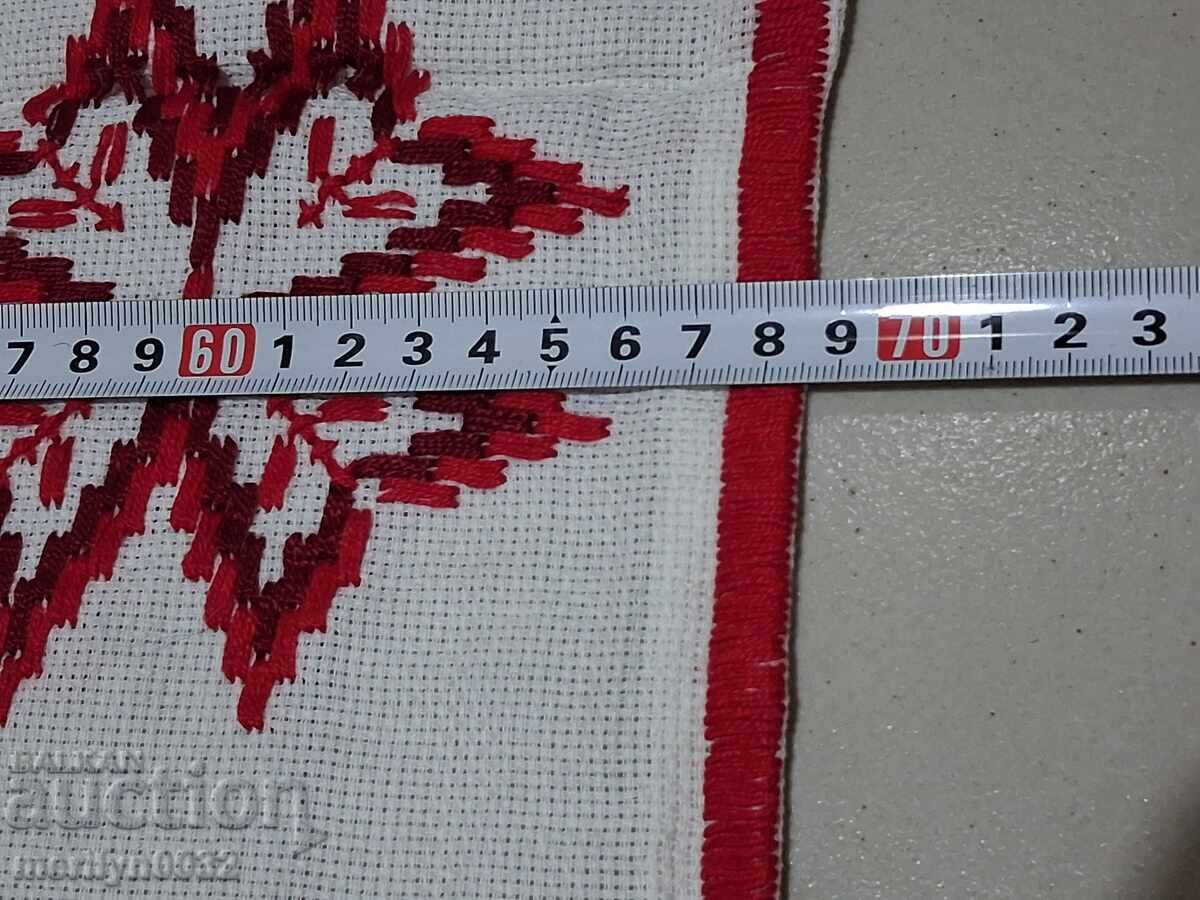 Licitație Cec brodat vechi, fata de masa, milo, broderie bulgara Licitație Cec brodat vechi, fata de masa, milo, broderie bulgara