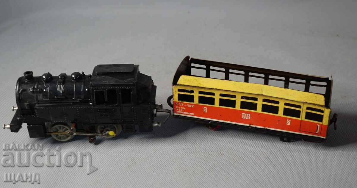 Lot jucării vechi nemțești din metal locomotivă, vagon cu preț € 2.45 | 4.79 BGN