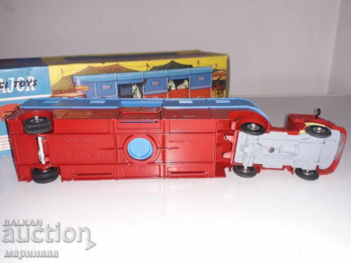 COLLECTIBLE CAR . ENGLAND - 6 COLLECTIBLE CAR . ENGLAND - 6