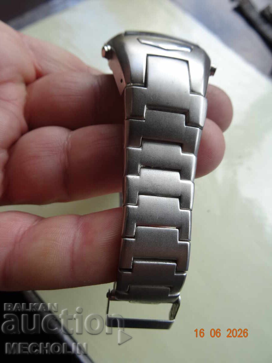 CEAS DE COLECȚIE VESEL 26 ORE cu preț € 15.00 | 29.34 BGN