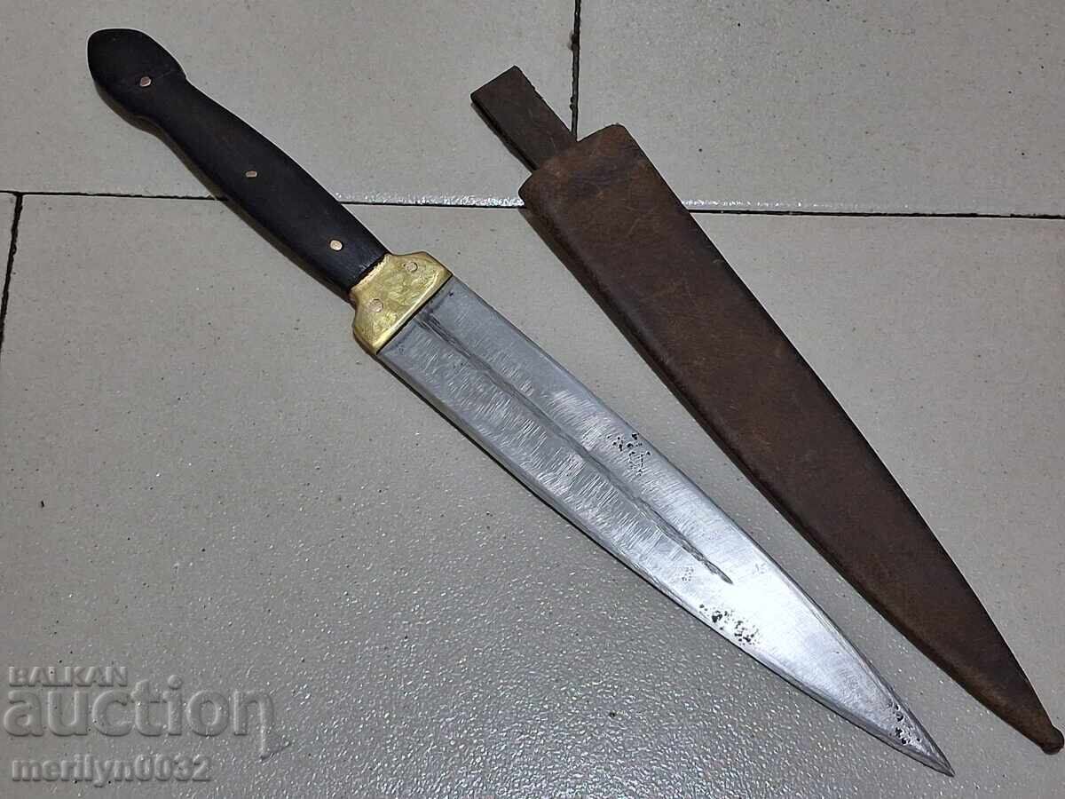 Delivery of Old dagger with sheath double-edged knife, blade