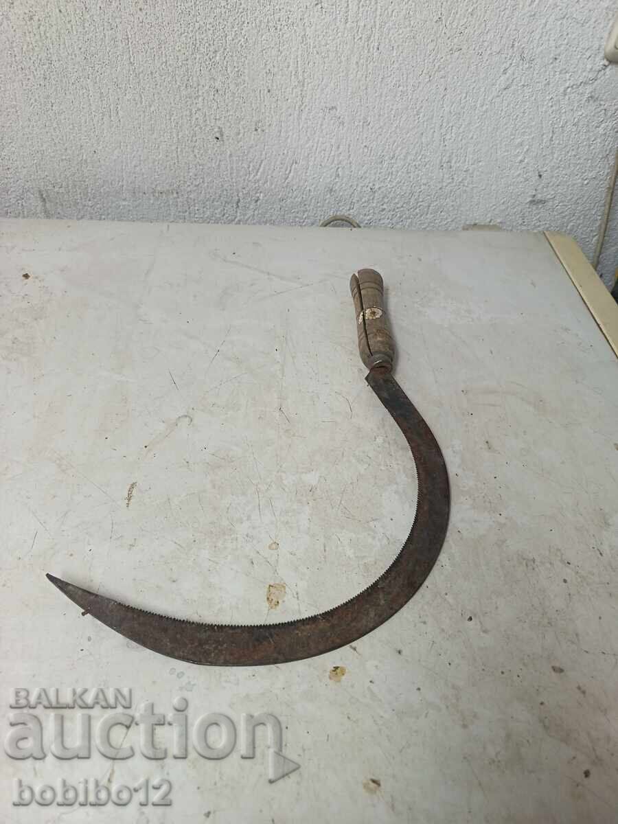 Auction  Vintage reaping sickle