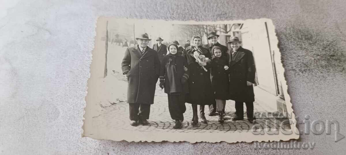 Fotografie Sofia Bărbați femei și fete pe trotuar
