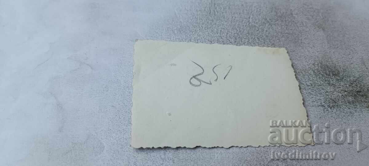 Φωτογραφία Σοφία Δύο γυναίκες στο πεζοδρόμιο με τιμή € 0.84 | 1.64 BGN Φωτογραφία Σοφία Δύο γυναίκες στο πεζοδρόμιο με τιμή € 0.84 | 1.64 BGN