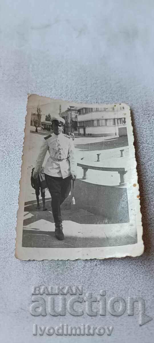 Φωτογραφία Βάρνα Αξιωματικός σε βόλτα