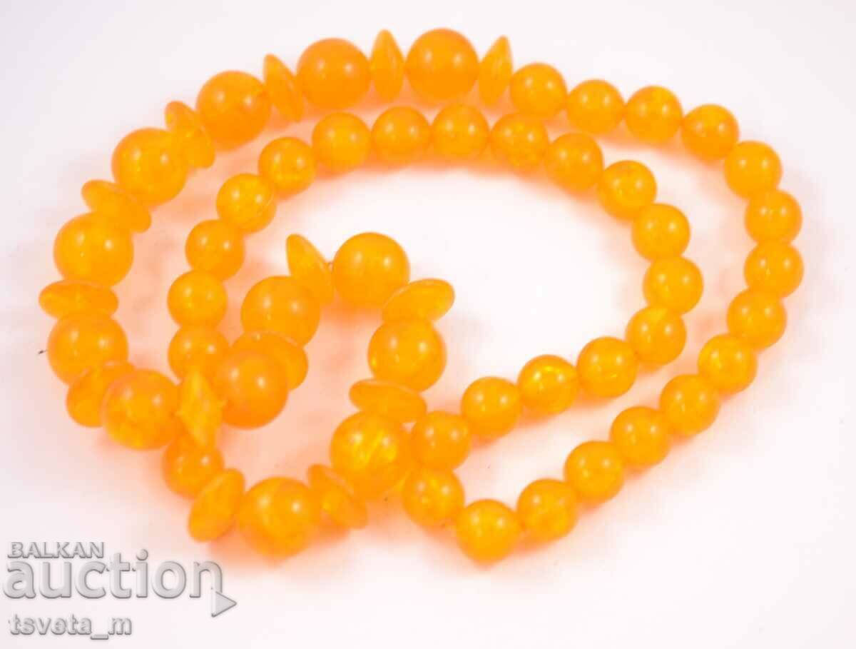 Delivery of Women's amber type necklace