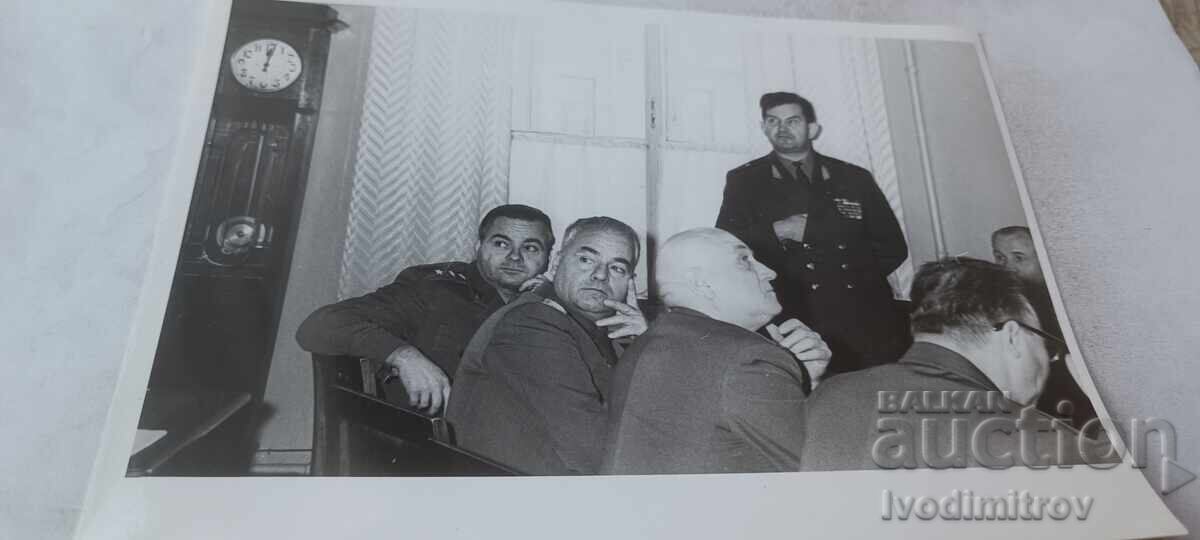 Φωτογραφία Υποστράτηγος Ιβάν Καμπέροφ και ομάδα αξιωματικών Φωτογραφία Υποστράτηγος Ιβάν Καμπέροφ και ομάδα αξιωματικών