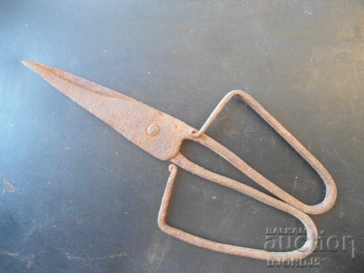 Auction  Old forged scissors
