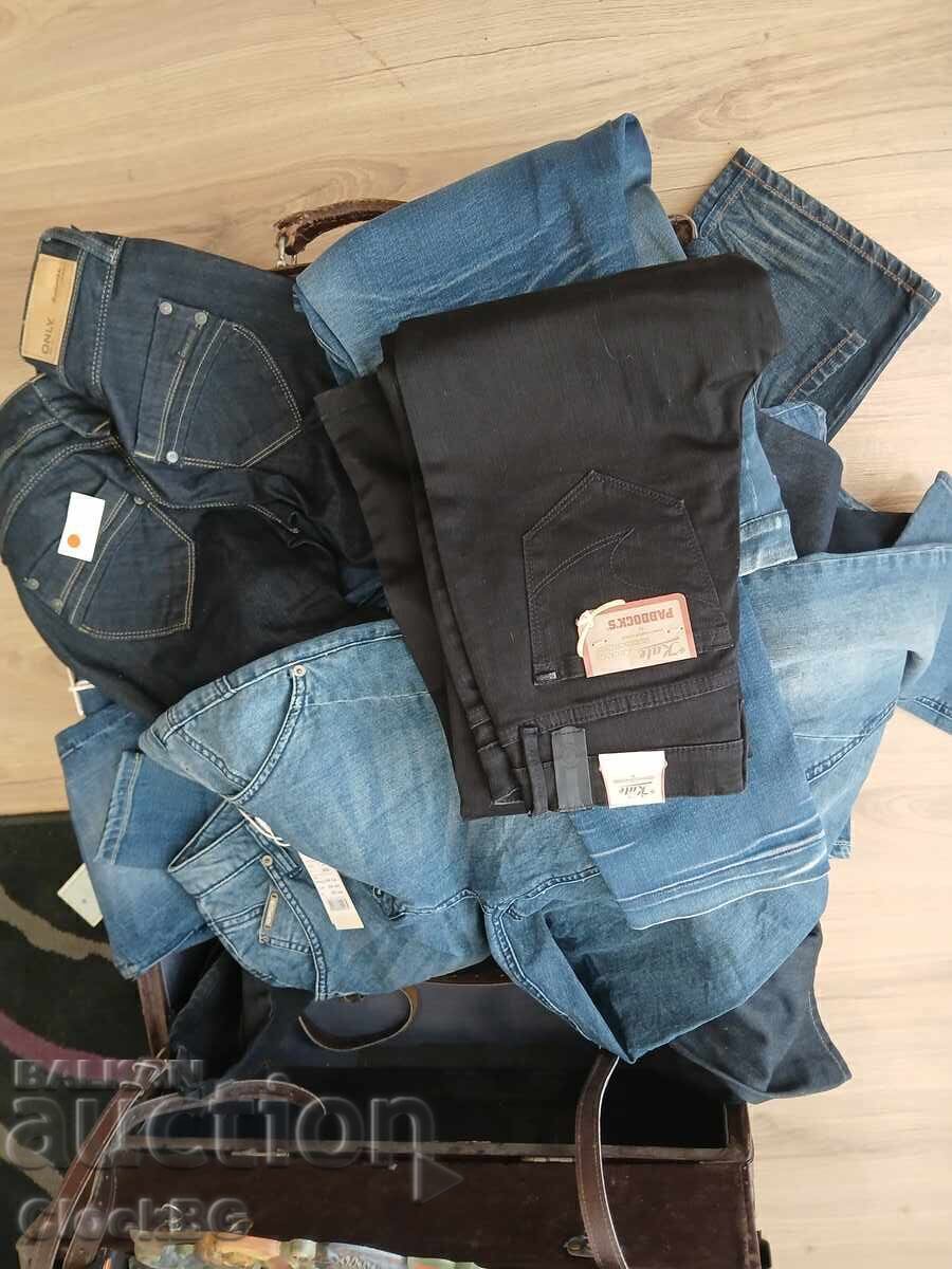 10 perechi de blugi noi cu preț € 99.00 | 193.63 BGN