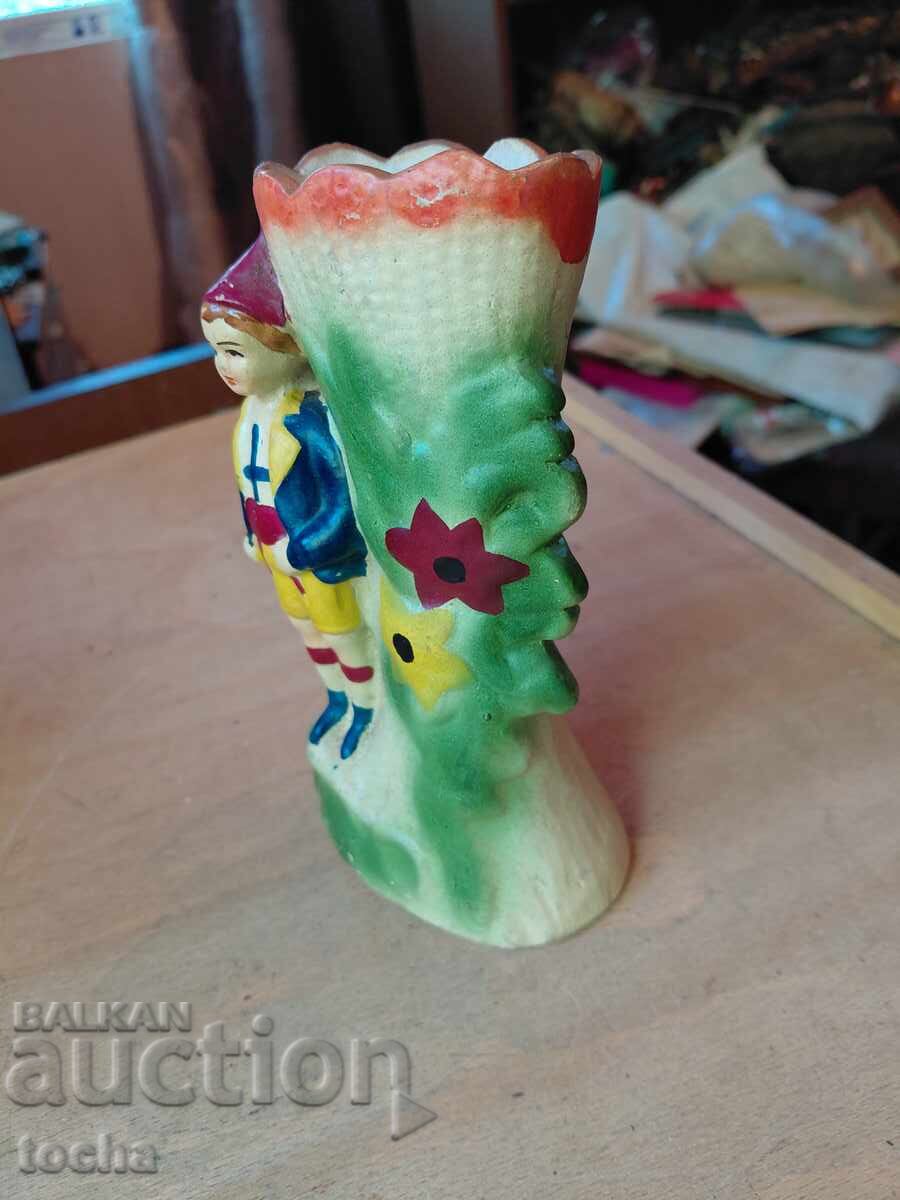 Livrarea A treia figurină - vază, porțelan, ceramică