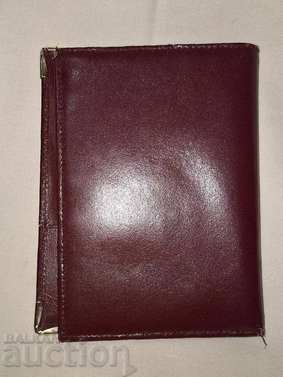 Portofel vintage din piele--Cartier cu preț € 40.00 | 78.23 BGN